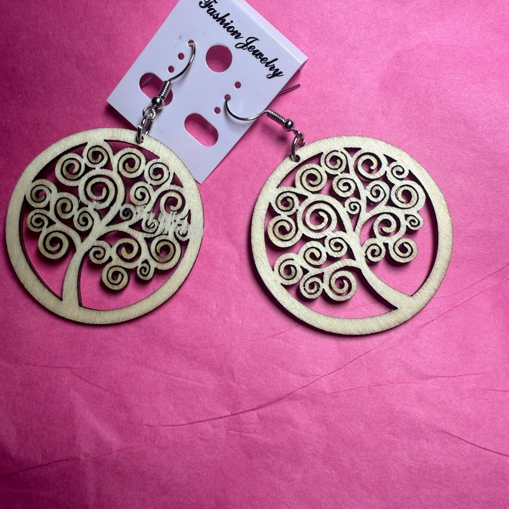 Fashion Jewelry Cream Tree Motif Earrings